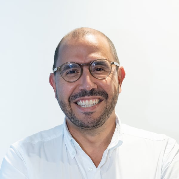 César