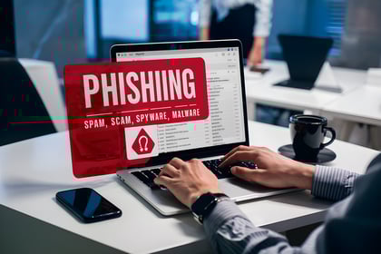 una-persona-que-usa-una-computadora-con-un-letrero-que-dice-pesca-lenta-en-la-pantalla
